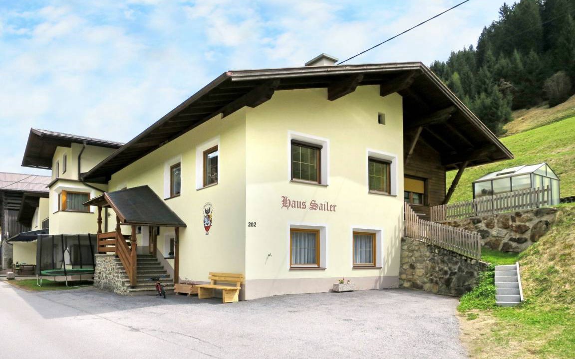 See Apartment | 125 m² Apartment ∙ 5 bedrooms ∙ 11 guests