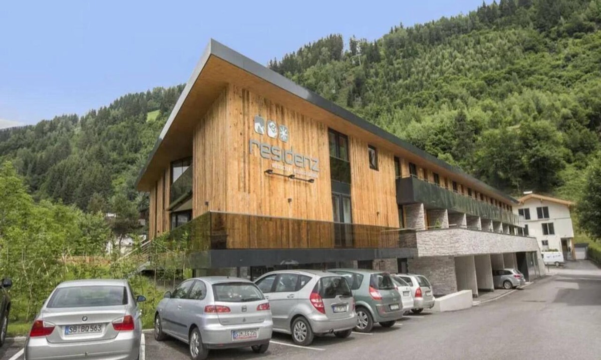 Schonbach Apartment | Apartment in Neukirchen near Ski Lift & Sauna