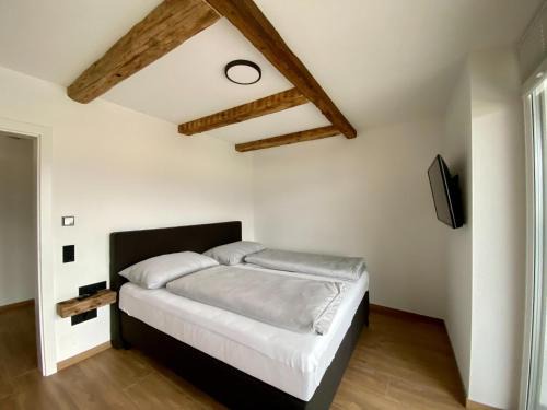 Saalfelden am Steinernen Meer Apartment | Apartment in Saalfelden near Ski Slopes, cleaning included
