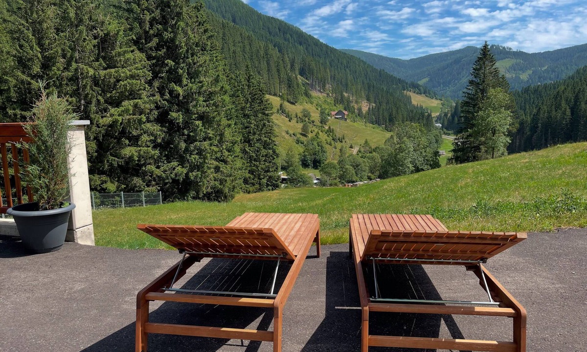 Reichenau Apartment | Apartment 'Zum Klammlhof' with Mountain View, Private Terrace and Wi-Fi