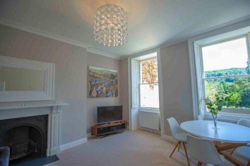 Bath Apartment | Bath Grosvenor Apartment, Bath UK