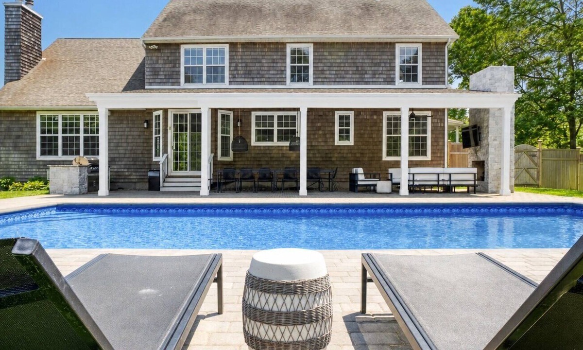 Shinnecock Hills House | Beautifully renovated home, entertainers dream, saltwater pool and spa,.