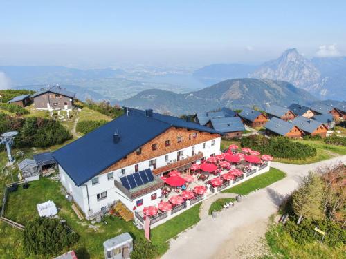 Neukirchen bei Altmunster House | Berggasthof Edelweiss