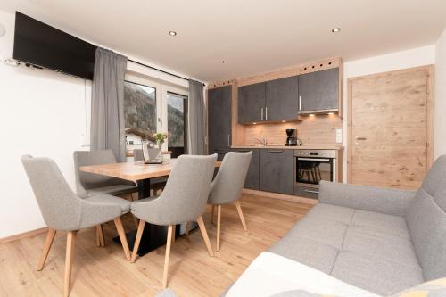 Umhausen Apartment | Bergnest Oetztal Appartements Wenderkogel