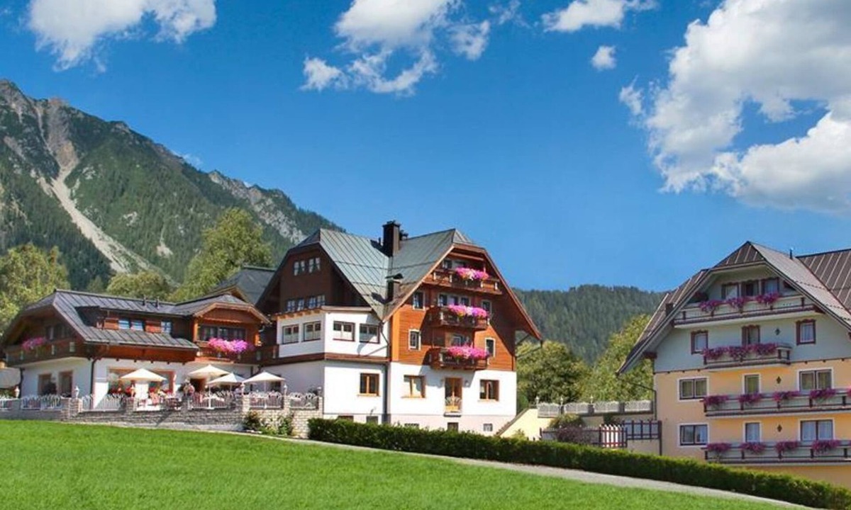 Ramsau am Dachstein House | Cat C - Double room with shower, WC (38 m²) - Neuwirt