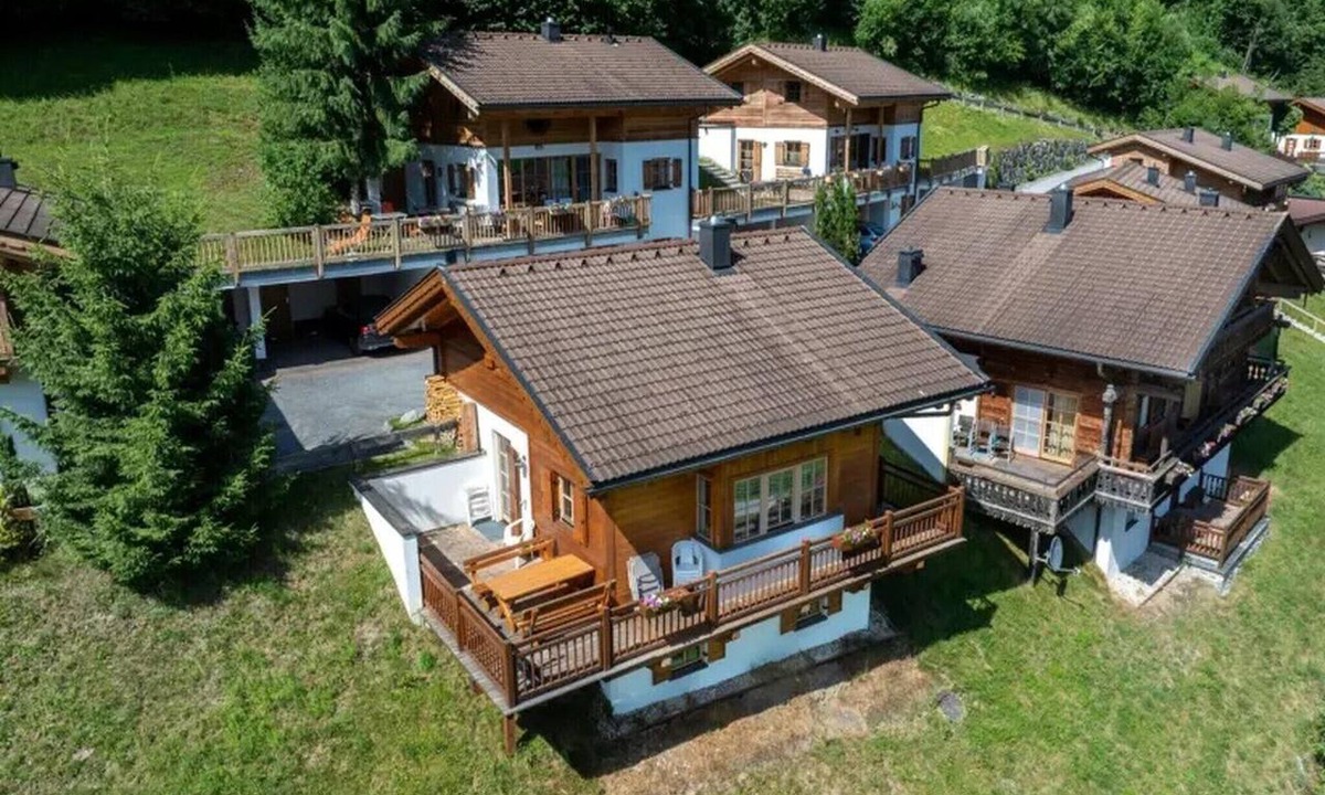 Wald im Pinzgau House | Chalet with Mountain Views in Wald