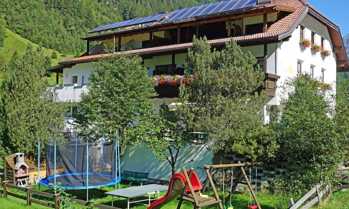 Feichten Apartment | Cosy apartment for 4 guests with WIFI, TV, balcony and pets allowed