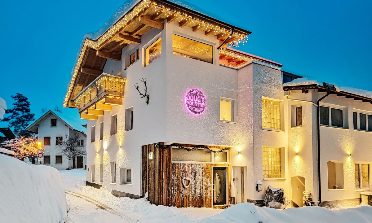 Medraz Ski Chalet | Das Mountain Getaway - 'Exclusive Mega Chalet' (The Full Monty)