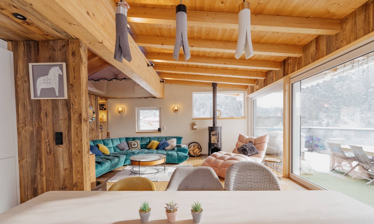 Medraz Apartment | Das Mountain Getaway - Luxury Penthouse with Views & Rooftop Terrace. Indulge!