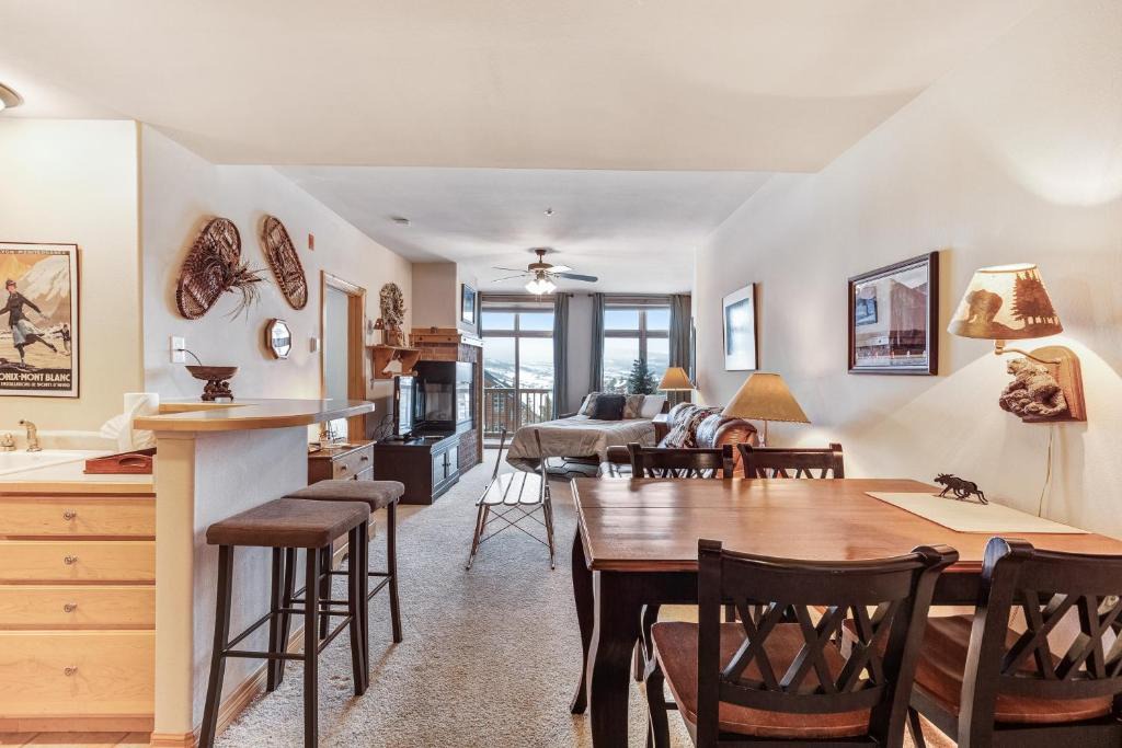 Dillon Apartment | Dillon Commons Studio