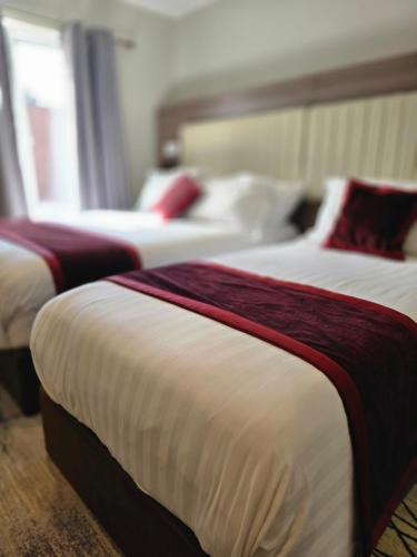 Broadstone Bed & Breakfast | Double bedroom studios