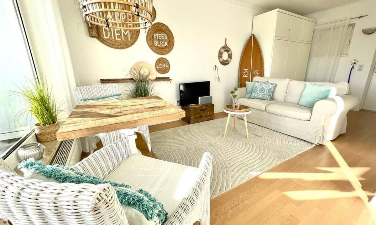 Steinwarder Apartment | Exclusive, sunny studio apartment with a direct view of the inland lake!