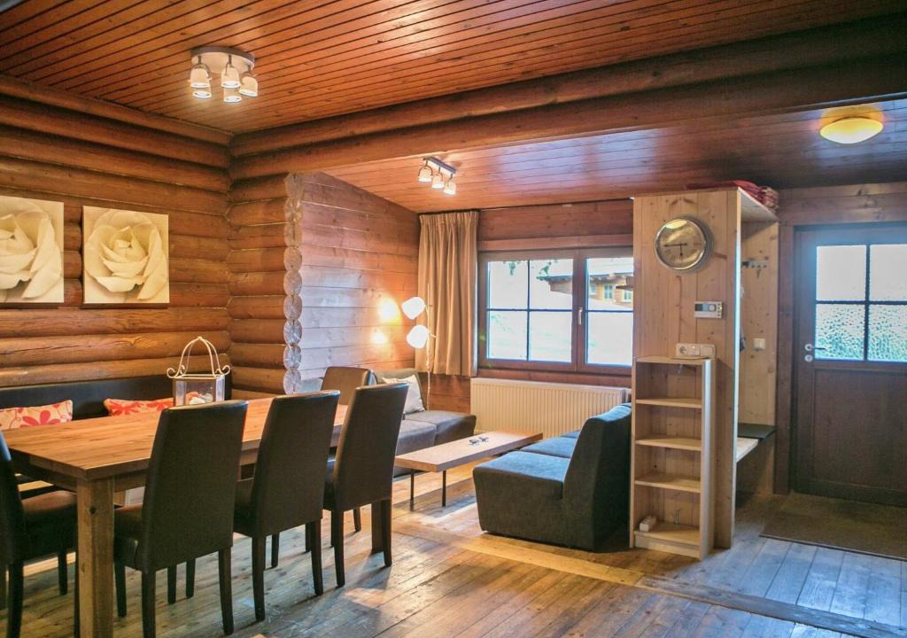 Woergl Ski Chalet | Family chalet with garden & terrace