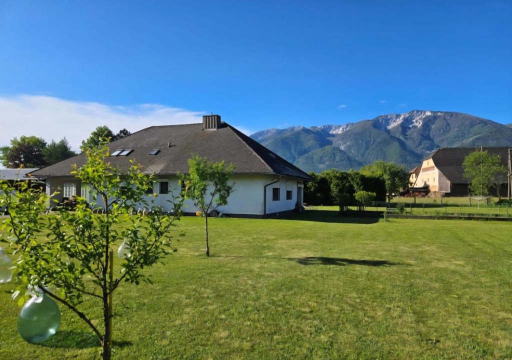 Sankt Michael bei Bleiburg House | Ferienhaus Petzenblick - ganzjährig beheizter und privater Indoorpool