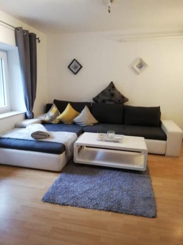 Imst Apartment | Ferienwohnung Haus File