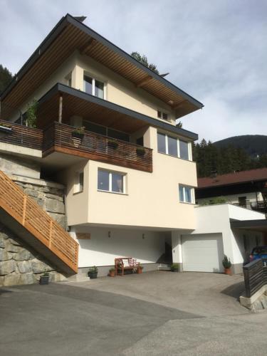 Hoarberg Apartment | Ferienwohnung Walder Mayrhofen