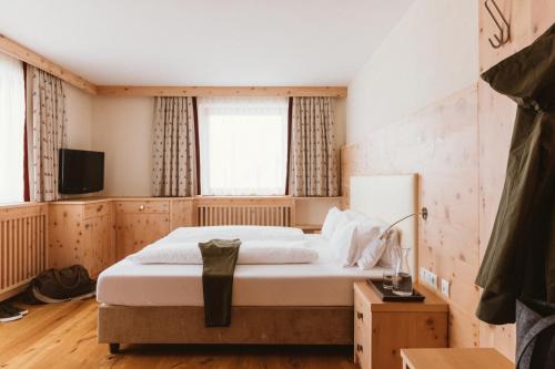 Ried im Oberinntal Hotel | Gartenhotel Linde 4 Sterne Superior