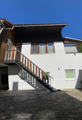 Milbitz Apartment | Gemütliche Ferienwohnung mit Terrasse