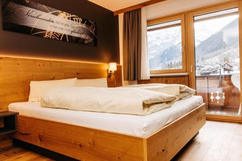 Brand House | Haus Kella-Egg