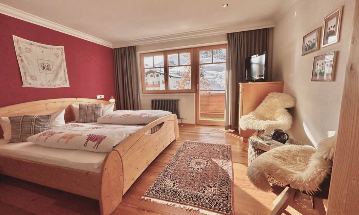 Warth Bed & Breakfast | Hocus Pocus - House Wallis