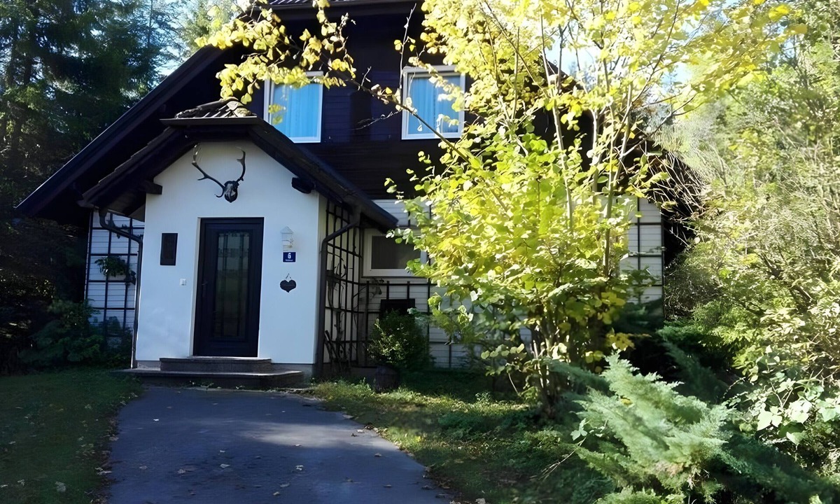 Hinterstoder House | Holiday Home 'Ferienhaus Roman' with Balcony