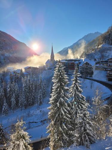 Kappl Bed & Breakfast | Hotel Garni DIAS - Silvretta Card Premium inklusive