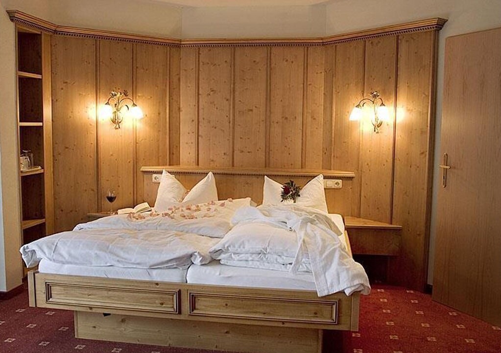 Riezlern Hotel | Junior Suite Walserblick with Balcony - Haller's Posthotel
