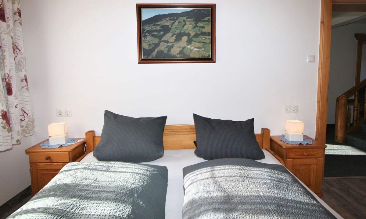 Holdernach Villa | Lovely apartment in villa for 5 guests with WIFI, TV, balcony and pets allowed