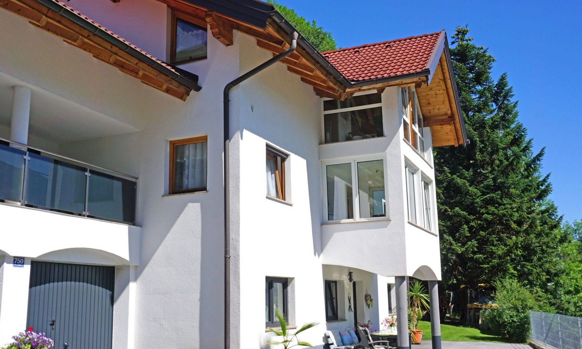 Wenns Apartment | Lovely apartment for 4 guests with WIFI, TV, patio and pets allowed