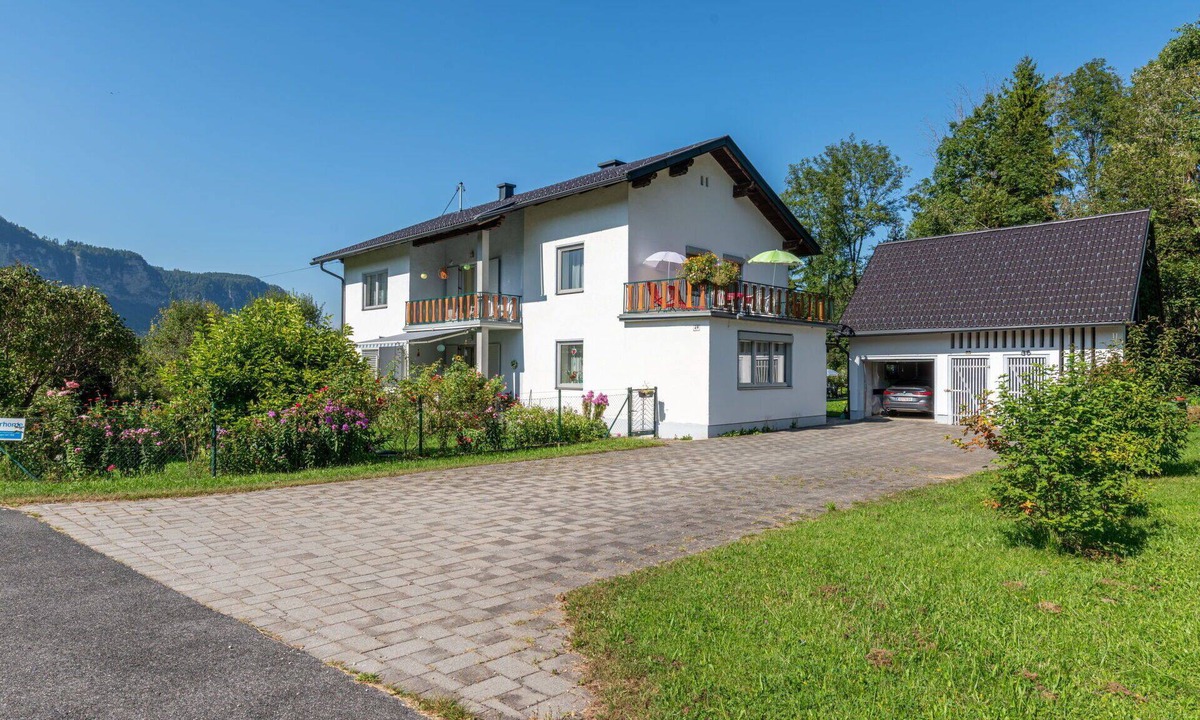 Gallizien Apartment | Lovely apartment for 6 guests with WIFI, TV, patio, pets allowed and panoramic view