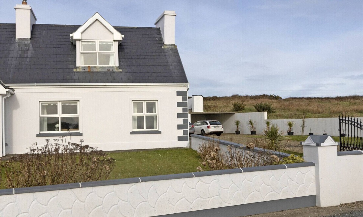 Doonbeg Ski Chalet | Matthews Traditional Holiday Cottage