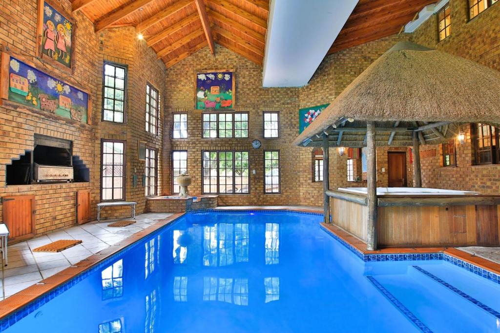 Zwartkop House | Mereke Manor