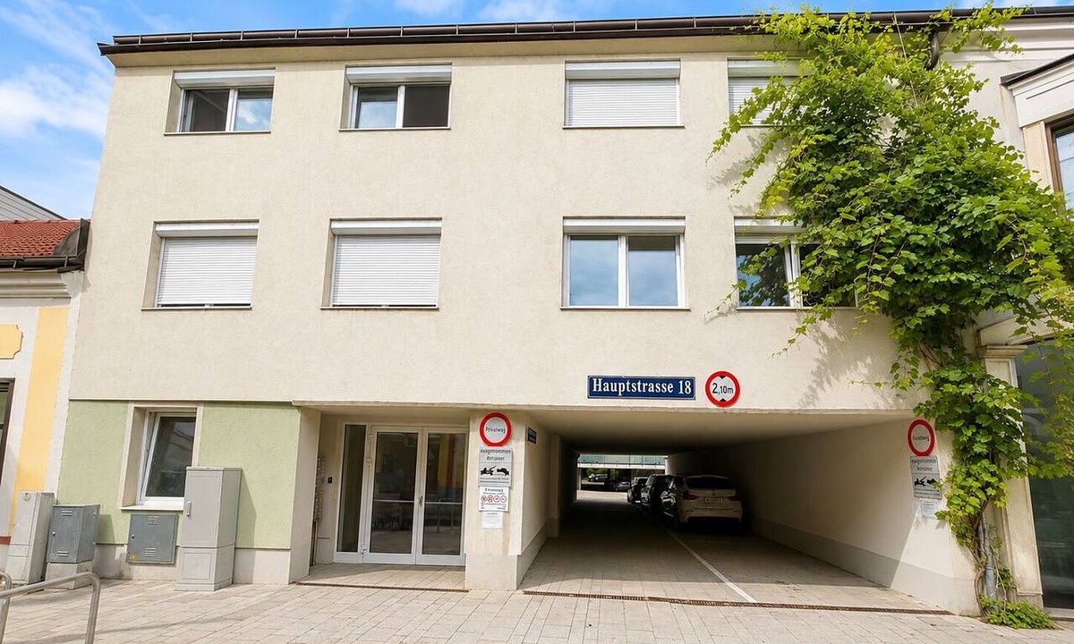 Wolkersdorf im Weinviertel Apartment | MODERN HOLIDAY APARTMENT Free Parking Free WiFi Fully Equipped 1 to 4 Guests