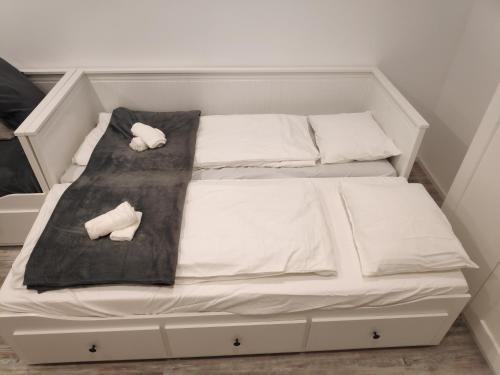 Wiener Neustadt Apartment | Modernes Studio im Zentrum 4 Personen