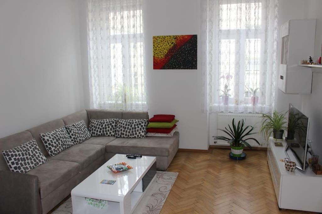 Stuwerviertel Apartment | my happy place
