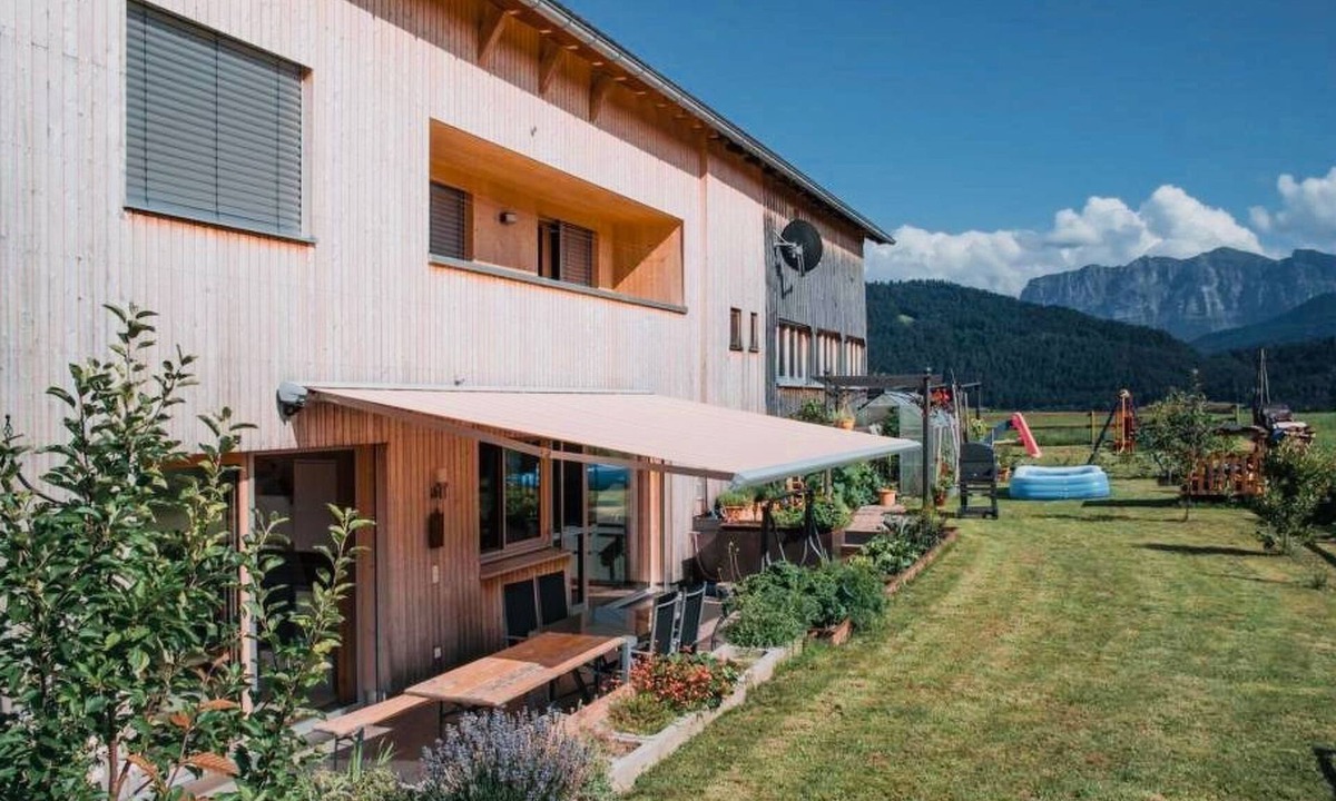 Schwarzenberg Apartment | Neue Ferienwohnung in Schwarzenberg mit Garten und Grill by Interhome