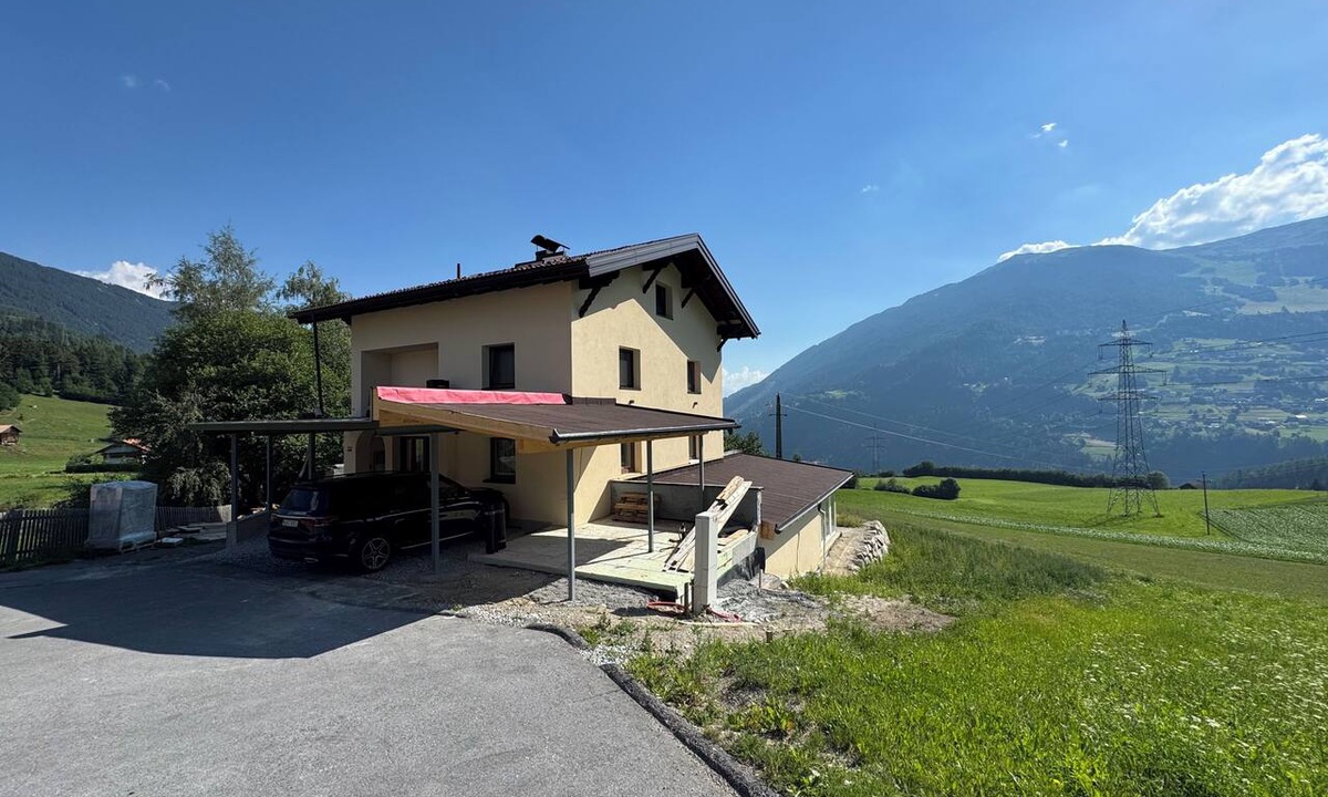 Wenns Ski Chalet | New 80sqm apartment 3 summit view in the Pitztal valley