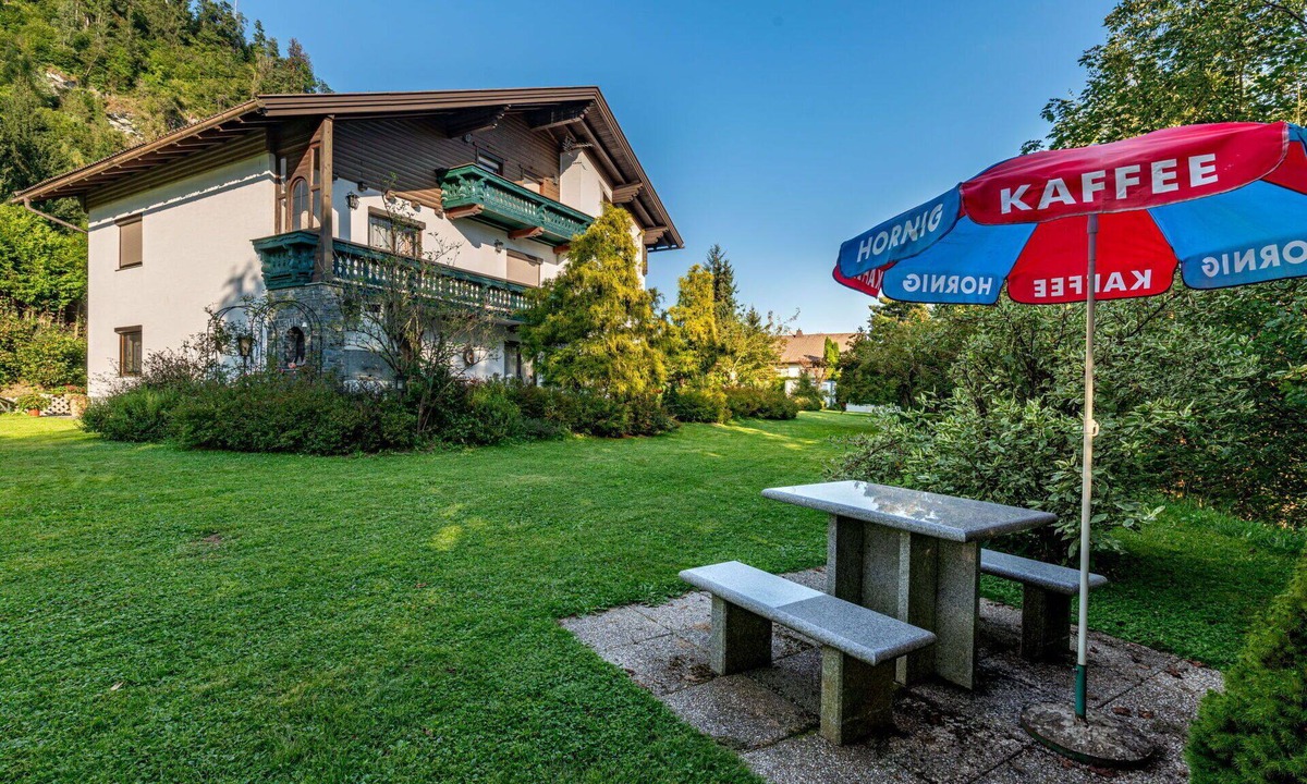 Agsdorf Apartment | Nice apartment for 4 guests with WIFI, TV, patio and pets allowed