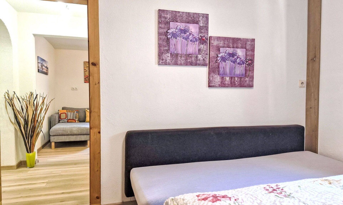 Huben Apartment | Nice apartment for 4 people with WIFI, TV, patio and pets allowed