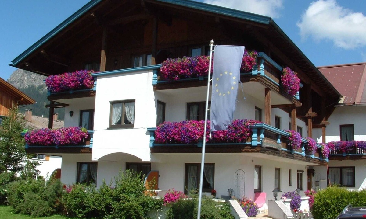 Tannheim Apartment | Panorama No. 10 - Apartment house Wöber