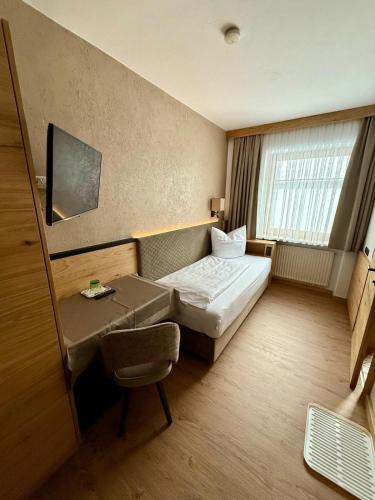 Flirsch Bed & Breakfast | Pension Kristall