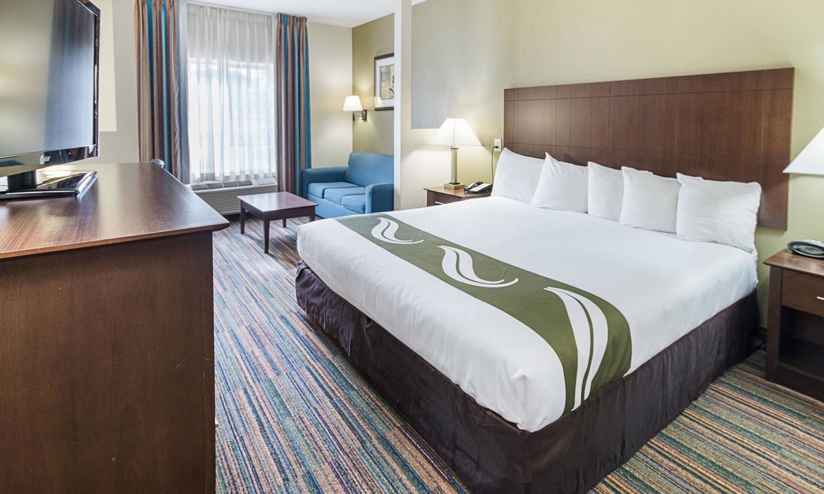 Temple Hotel | Quality Suites Temple I-35