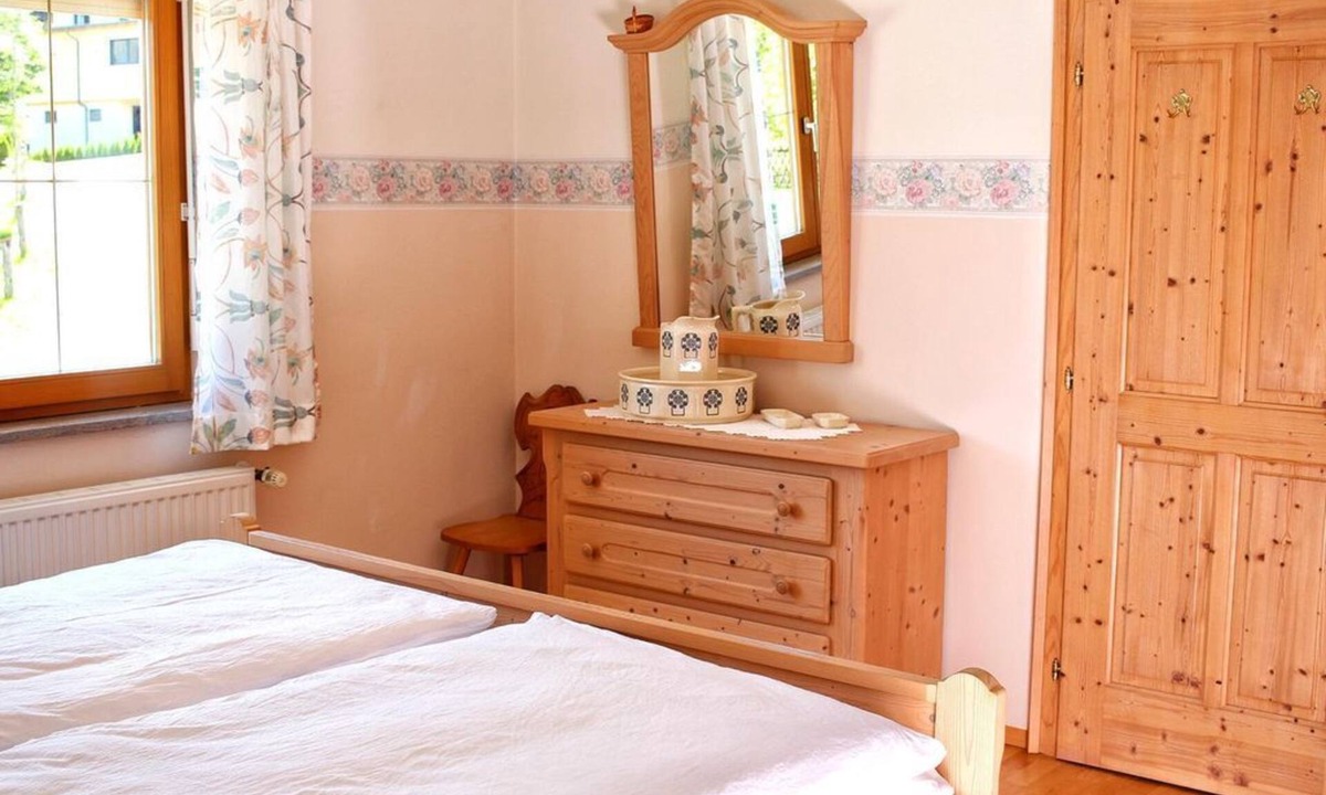 Pruggern Apartment | Rosenapartment - Ferienhaus Schaller am Galsterberg