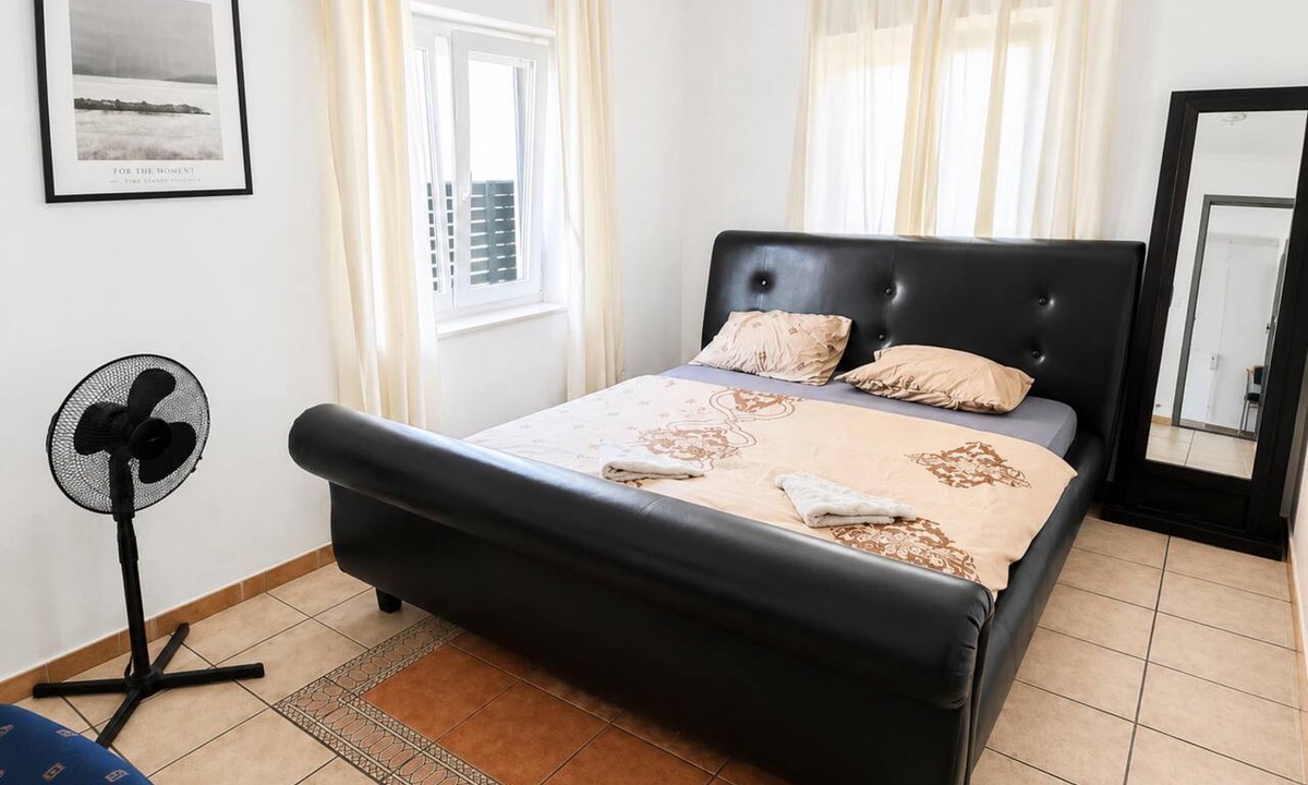 Grinzing Villa | Shared Villa-Room in Vienna for 1