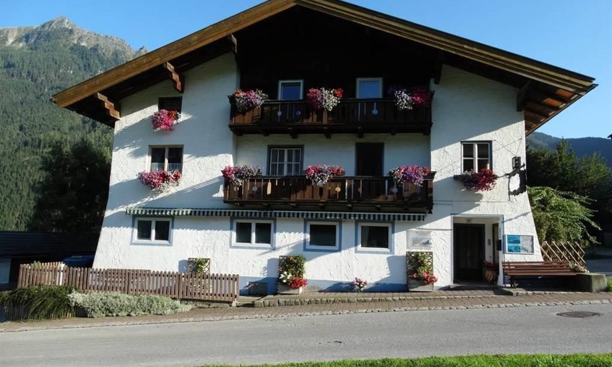 Krimml Apartment | Single room, shower, no. 1 - Gästehaus Posch