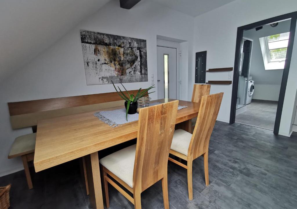 Dornbirn Apartment | Skyline klimatisierte Dachgeschoss-Wohnung in Dornbirn mit Blick ins Rheintal