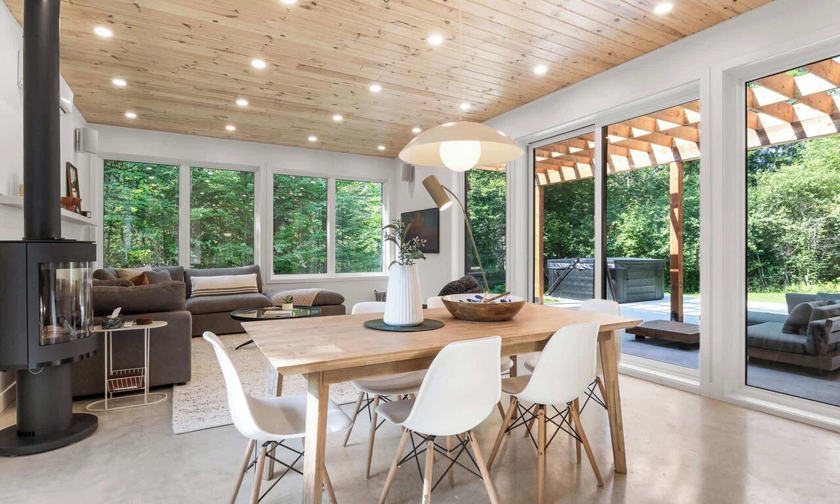 Stanstead Township Ski Chalet | Slo | Luxury, Spa & 2 Saunas Memphremagog lake