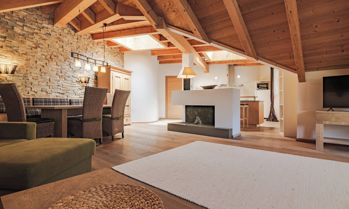 Gerlos Apartment | Spacious apartment in the center of Gerlos; lift tickets included in the summer!