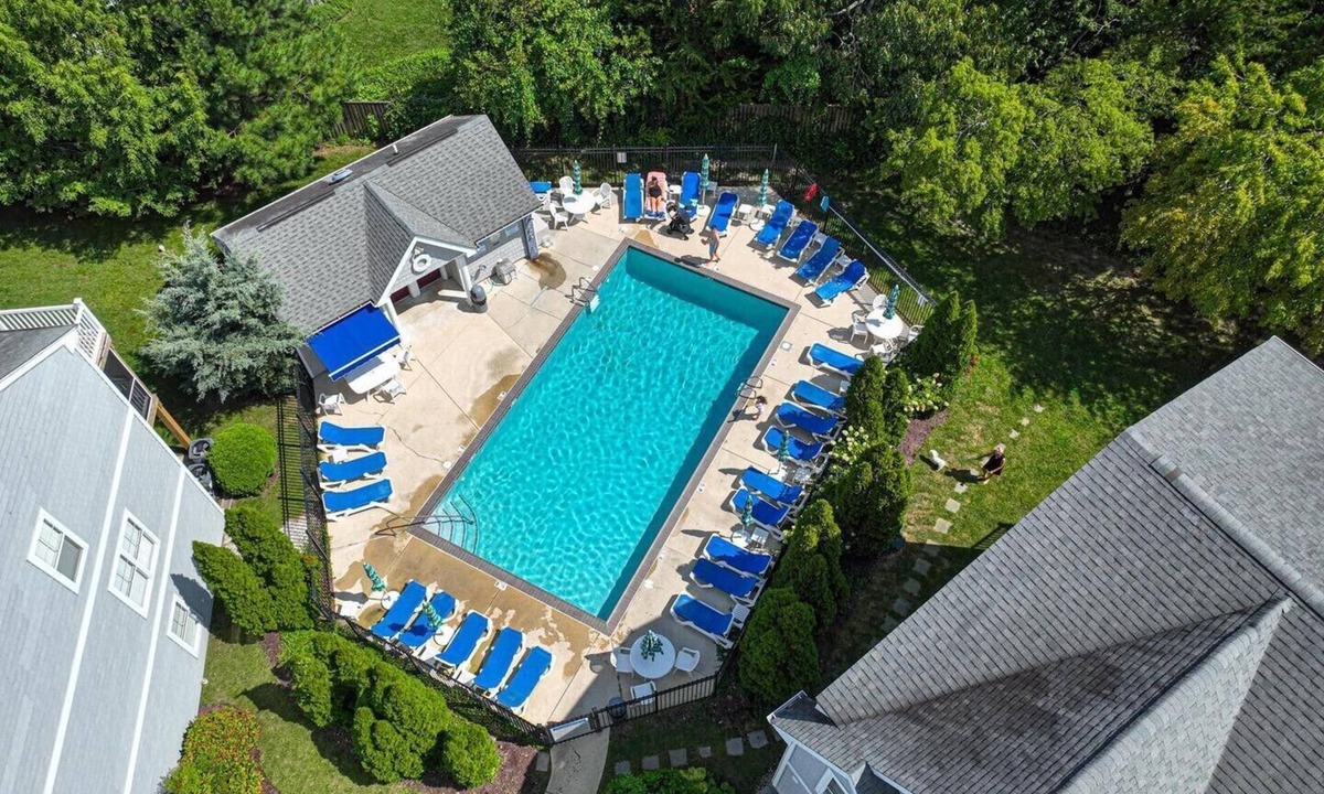Rehoboth Beach House | Spacious & Clean Townhouse 4BR w/Pool & Parking