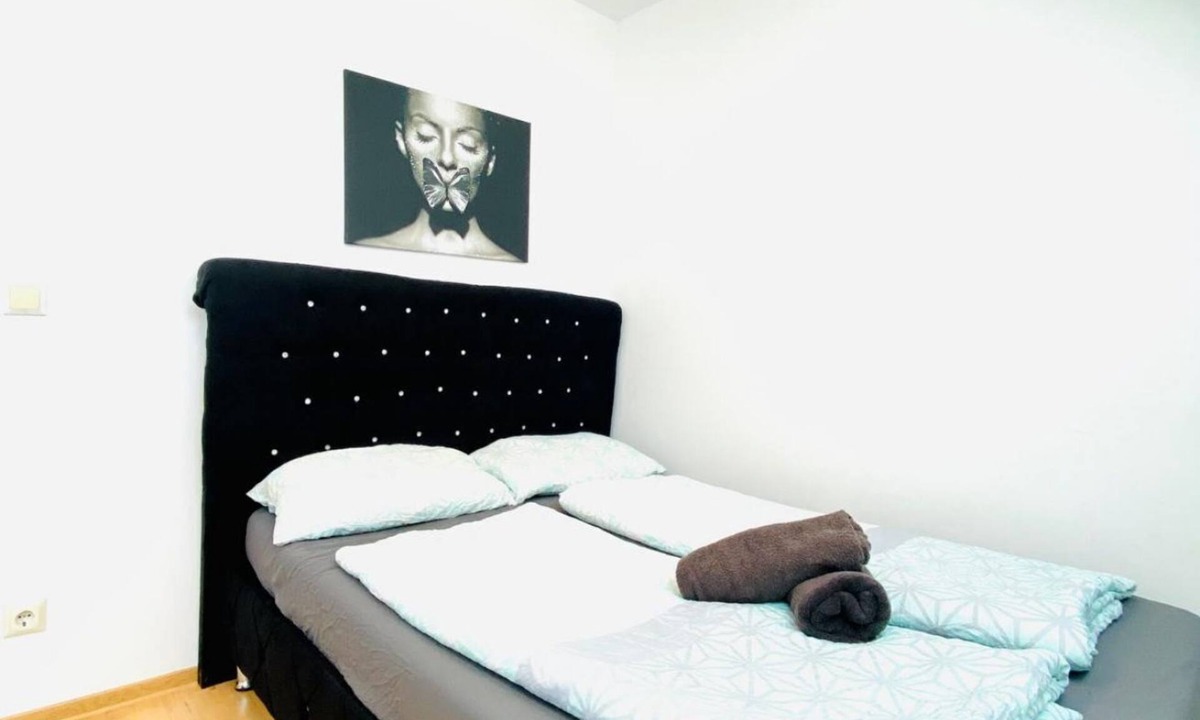 Leopoldstadt Apartment | Spacious Two Level 4BR Apartment Very Central.